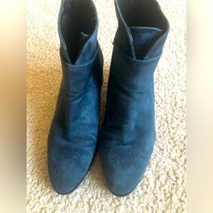 Sesto meucci blue suede booties.